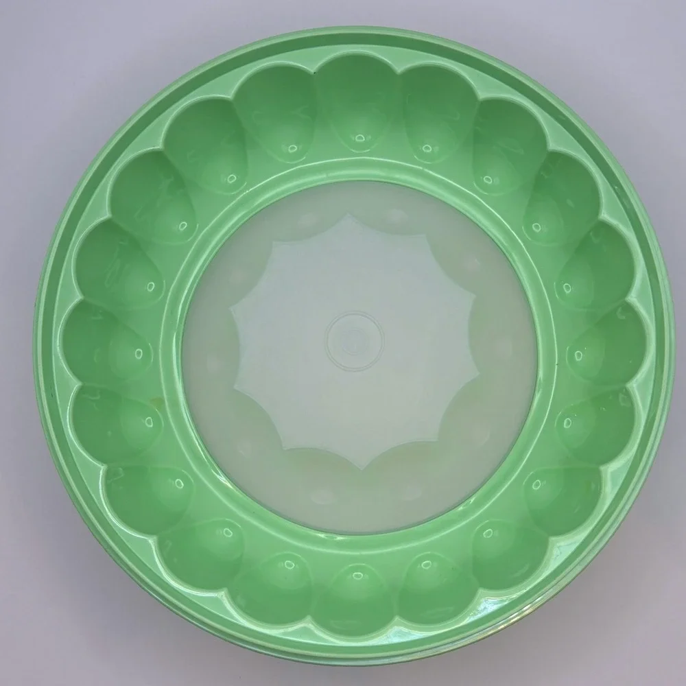 Vtg Tupperware Mint Green Jel-Ring Mold MCM Cottagecore 70s Kitsch Kitchen 1202